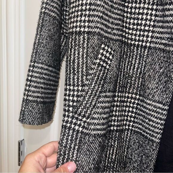 Shilla Exotic Check Coar - Picture 5 of 9